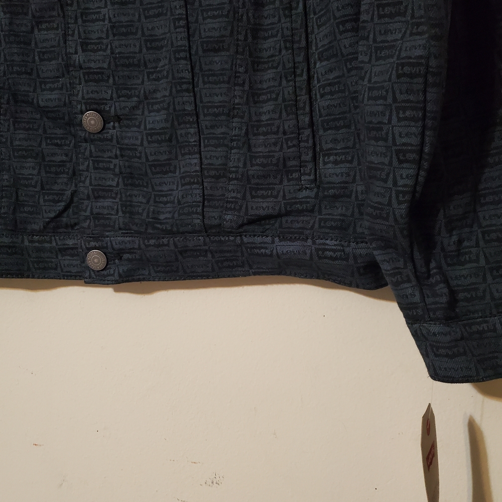 Levi's All Over Logo Print Denim Jacket Blue Black Y2K Streetwear Medium NWT - Picture 3 of 4